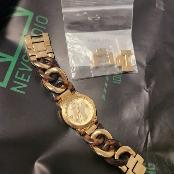 Michael Kors watch - Picture 3 of 4